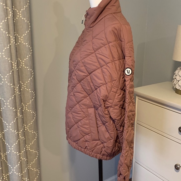 Vuori Echo Insulated Bomber Jacket - Picture 3 of 11